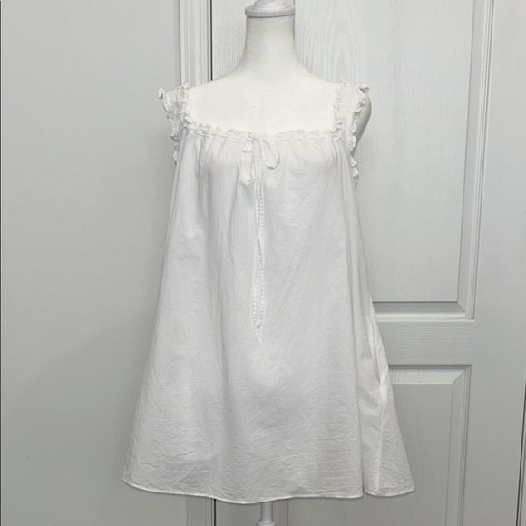 Swing Mini Dress White, Size 4 - Picture 5 of 10